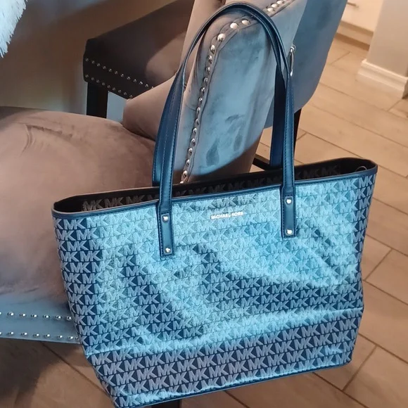 NWT Michael Kors Carter Large Top Zip Tote Bag Purse in Navy MK Logo Print - Picture 9 of 14